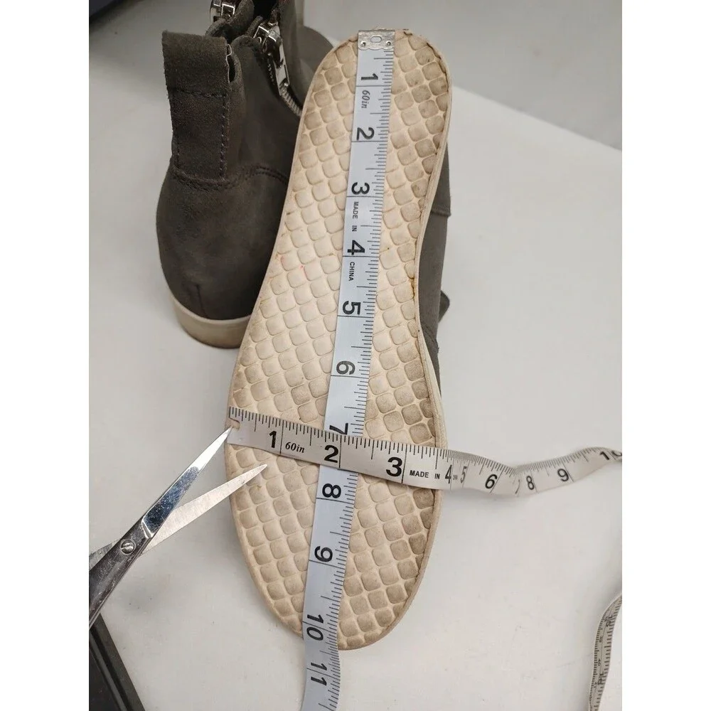 Steve Madden Women's Wedgie Sneaker Comfortable & Easy To Wear Grey Suede 9 US